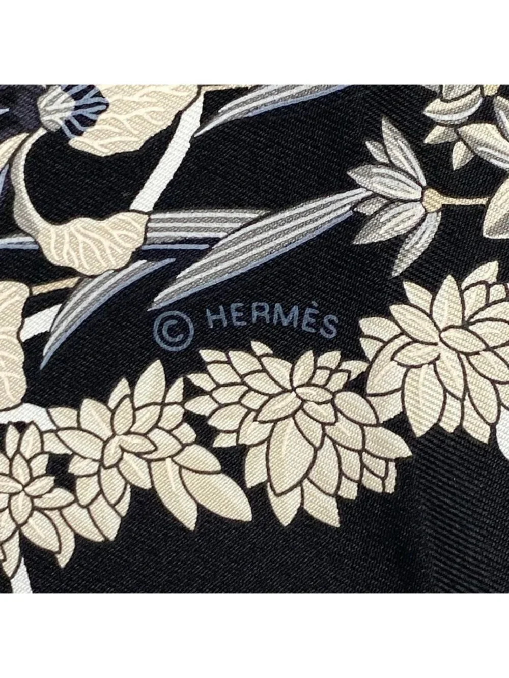 ★SOLD★ Hermes Scarf Carre 90 Black Multi Planifleurs - Picture 2 of 5
